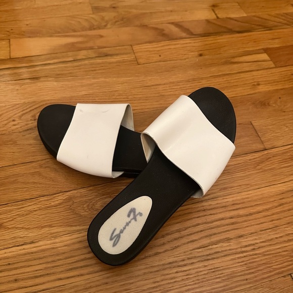Seven7 Women's White Slide Sandals Size 9 - Picture 6 of 8